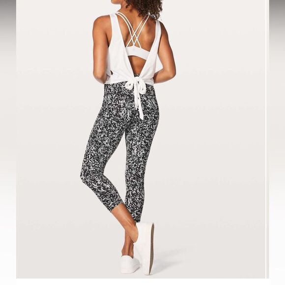 NWT New LULULEMON Its A Tie Tank Top Convertible Open Bow Back or Crop Tank 8 - Picture 7 of 9